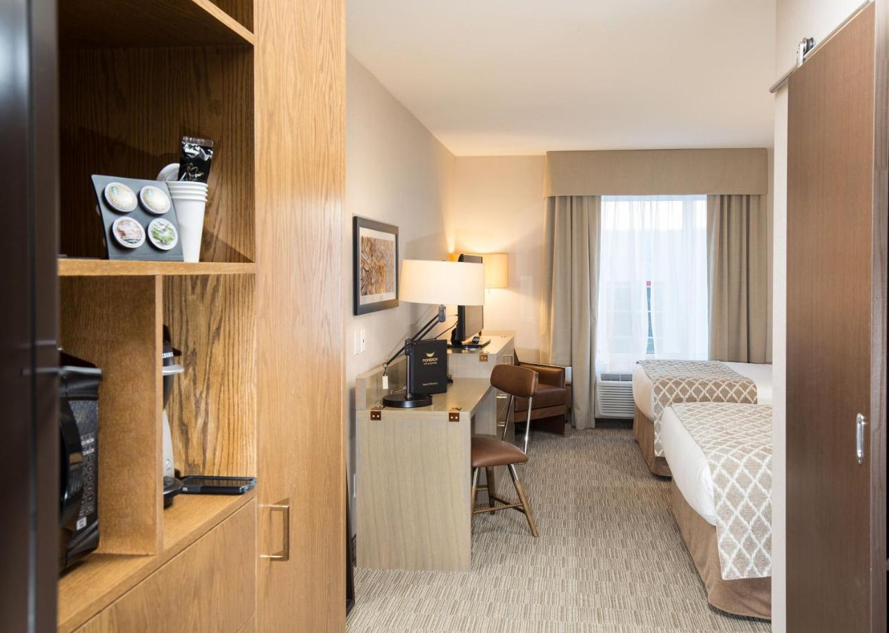 Pomeroy Inn & Suites Prince George Exteriör bild