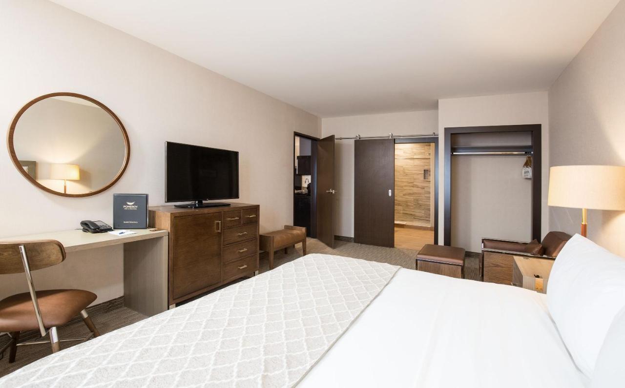 Pomeroy Inn & Suites Prince George Exteriör bild